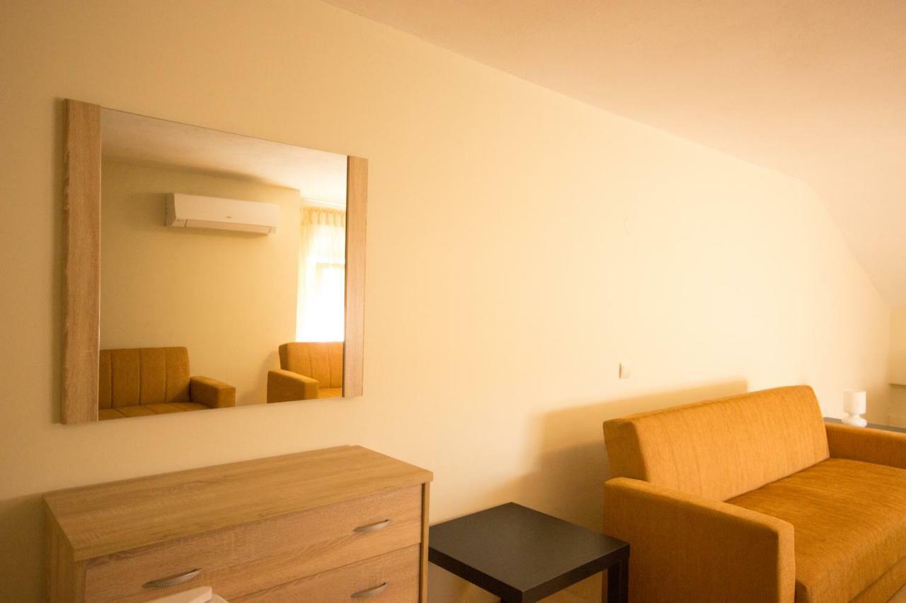 Angel Luxury Apartments เกราโมตี ภายนอก รูปภาพ