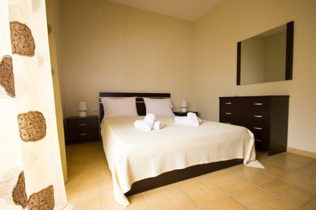Angel Luxury Apartments เกราโมตี ภายนอก รูปภาพ