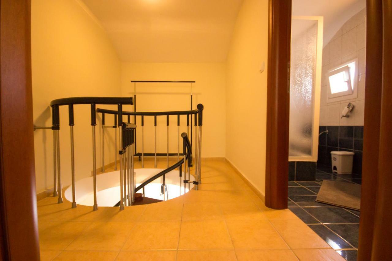 Angel Luxury Apartments เกราโมตี ภายนอก รูปภาพ