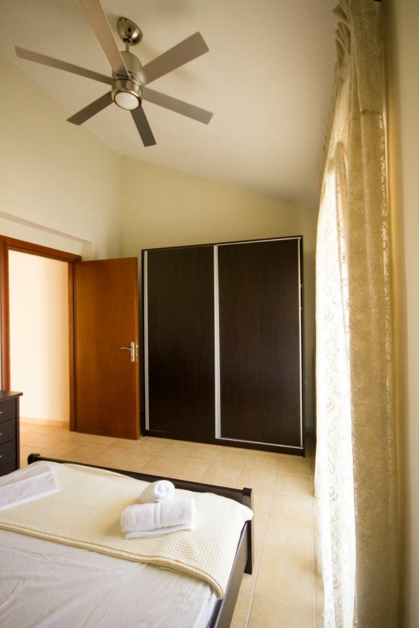 Angel Luxury Apartments เกราโมตี ภายนอก รูปภาพ