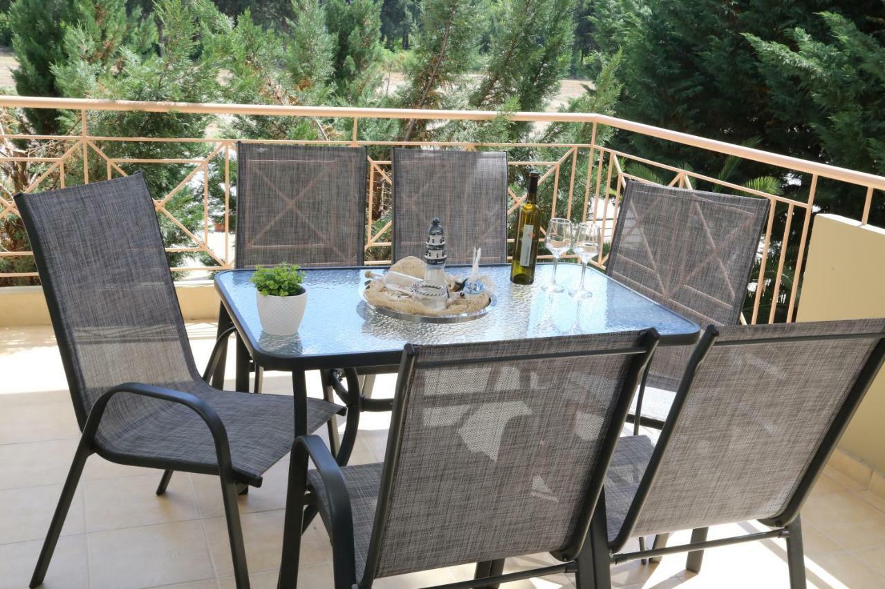 Angel Luxury Apartments เกราโมตี ภายนอก รูปภาพ